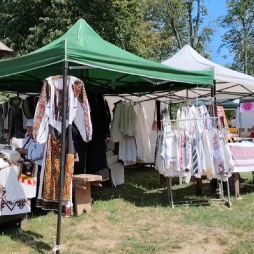 Lume, lume hai la târg, la Muzeul Satului Bucovinean, unde vă așteaptă meșteri și producători locali VIDEO