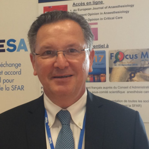 Profesorul Dan Longrois explică principiile îngrijirii în terapie intensivă