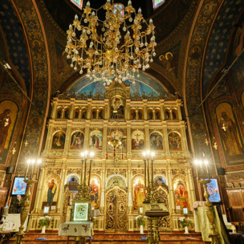 Întrebarea anului: Se urează „la mulți ani” pe 15 august, de Adormirea Maicii Domnului?