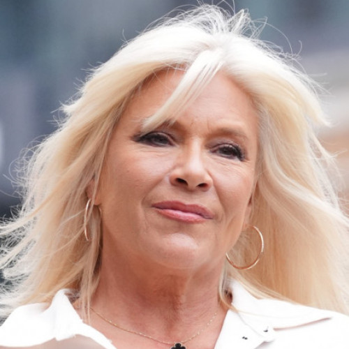 Samantha Fox amendată pentru comportament necivilizat pe un aeroport