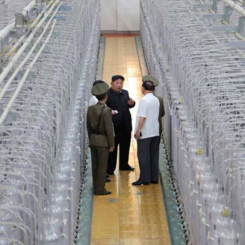 Imagini rare cu Kim Jong-un la un centru de îmbogățire a uraniului în Coreea de Nord