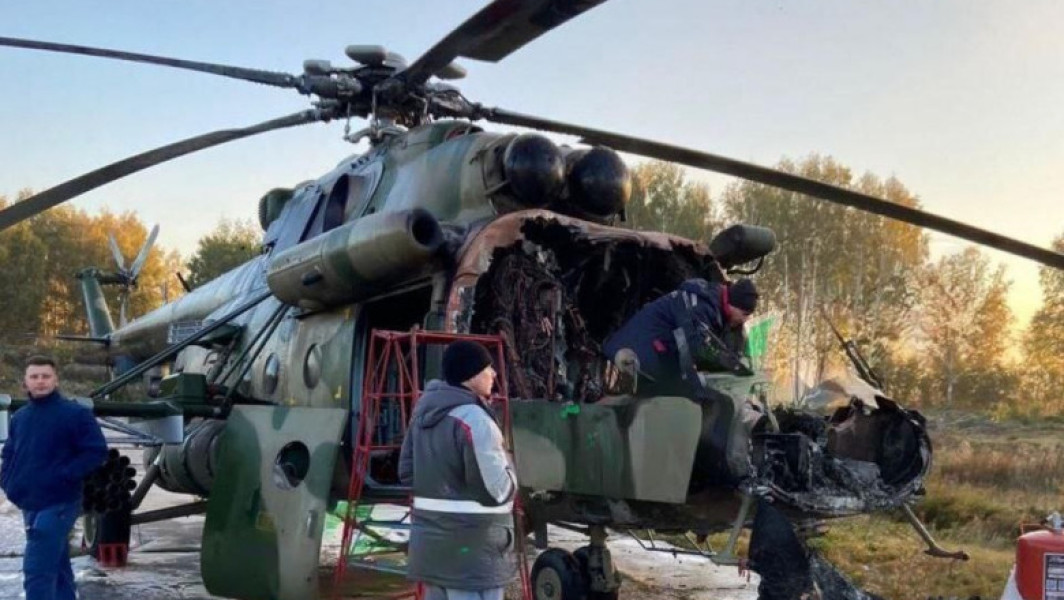Doi elevi din Rusia au incendiat un elicopter Mi-8 într-o bază militară