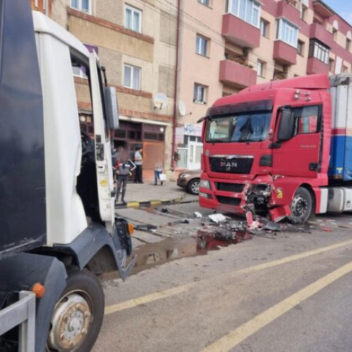 Accident rutier grav la Gura Humorului între autoplatformă și tir