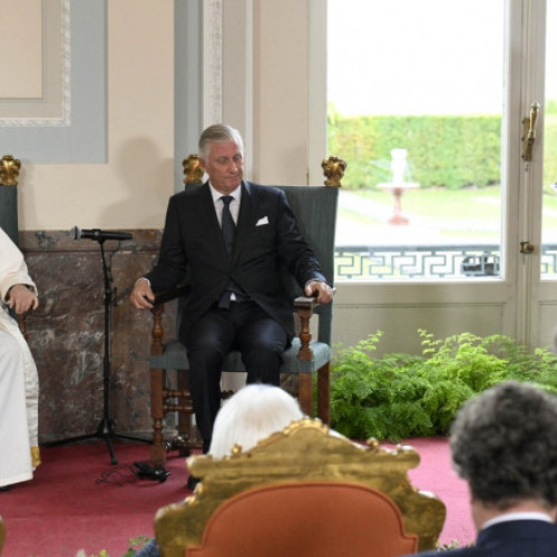 Premierul belgian critică Biserica Catolică în fața Papei Francisc