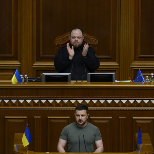 Zelenski își prezintă &quot;planul de victorie&quot; în Parlamentul de la Kiev