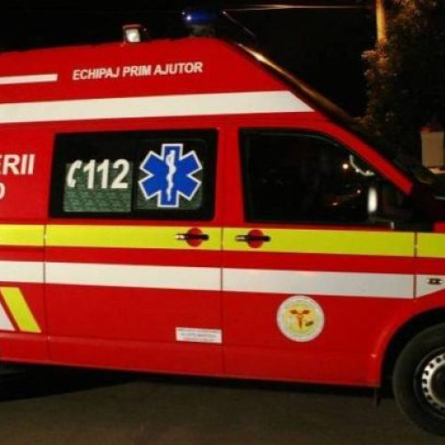 Un adolescent de 17 ani a murit după ce s-a aruncat de la etaj