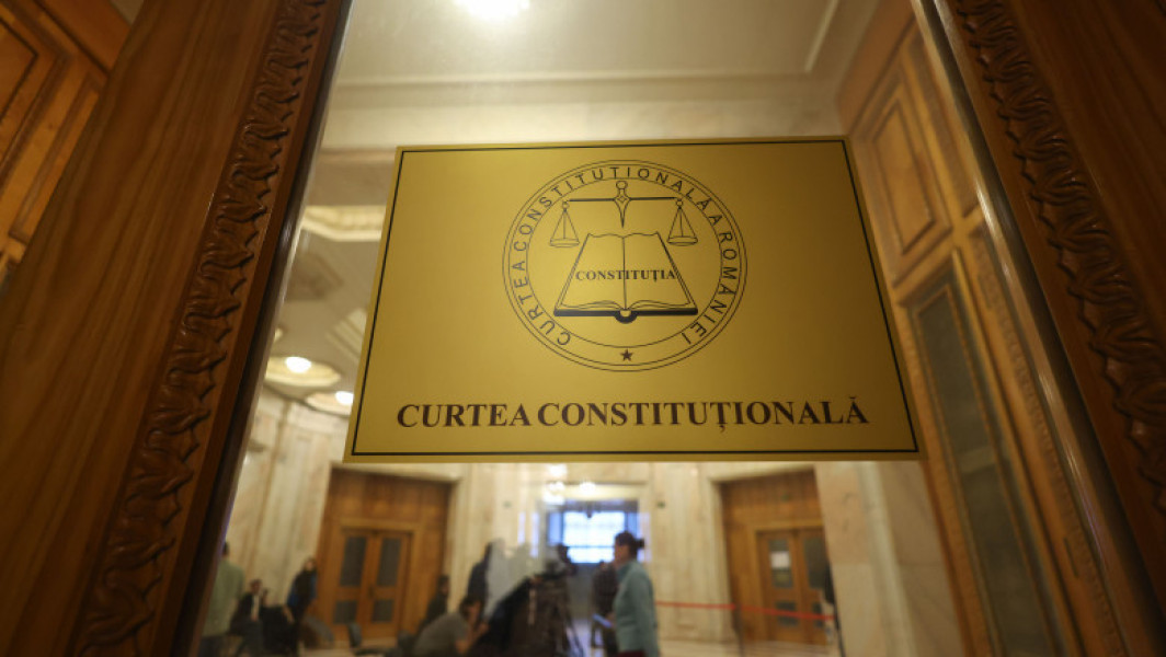 CCR: Participarea la concursurile de promovare, restricționată abuziv pentru funcționarii în concediu de creștere copil