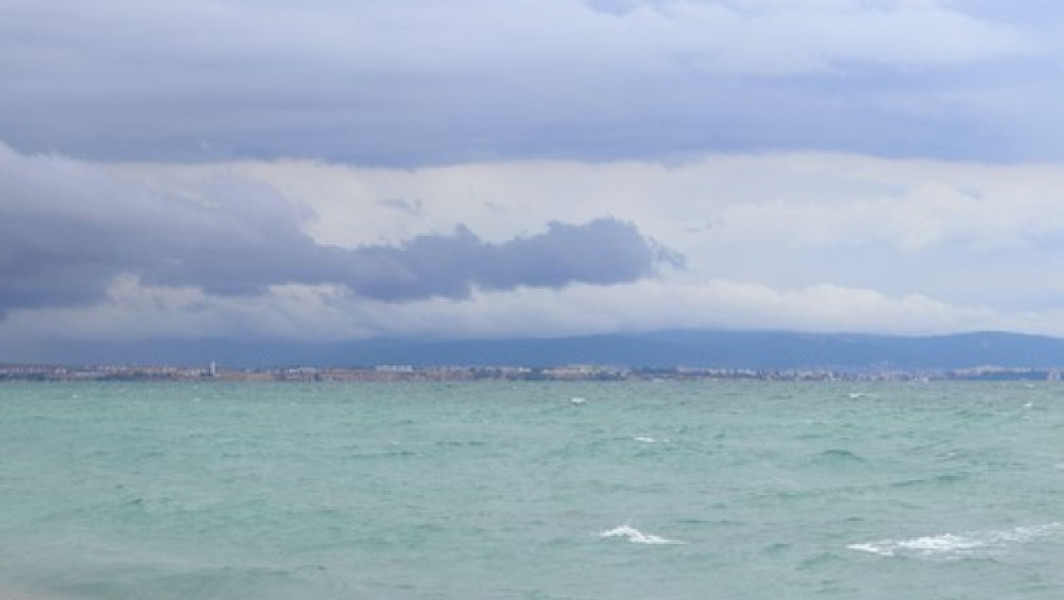Marina bulgară distruge o dronă acvatică găsită avariată în Marea Neagră
