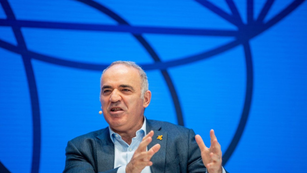Garry Kasparov îl critică pe Nicușor Dan pentru poziția privind zona no-fly peste Ucraina