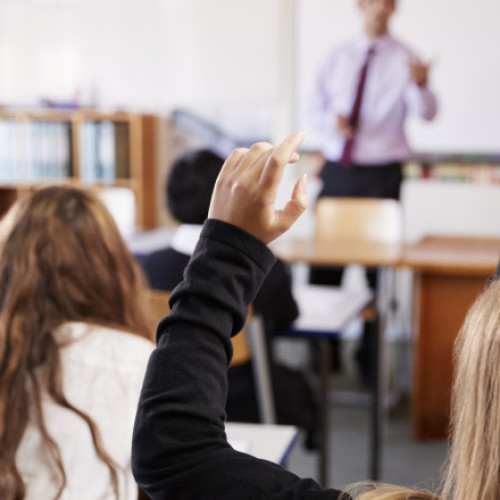 Noi reguli vestimentare stricte pentru elevii italieni în școli