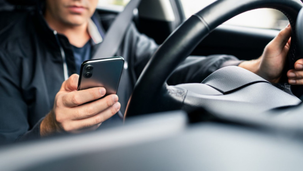 Cinci coordonatori ai firmelor de ride sharing trimiși în judecată pentru evaziune fiscală și spălare de bani