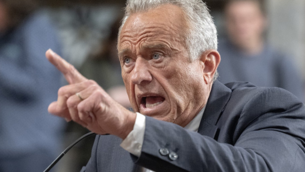 Secretarul american al sănătăţii impune schimbări rapide în politicile privind vaccinurile