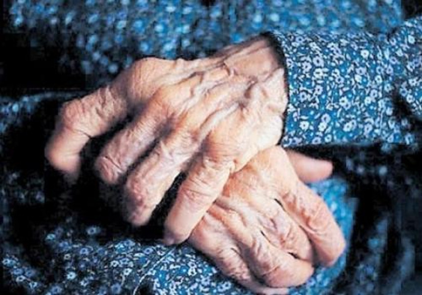 Bărbat din Suceava agresat mama, obligat prin ordin de protecție și monitorizat electronic