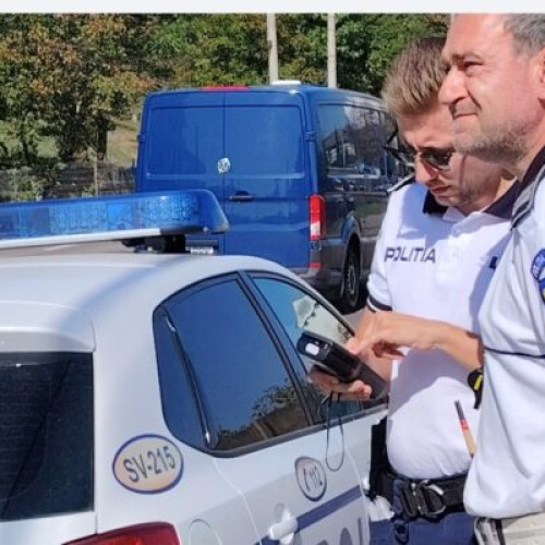 Șofer beat ajunge cu mașina în șanț la Șcheia, are alcoolemie mare