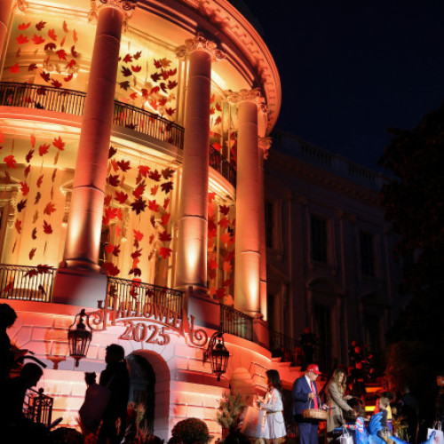 Donald Trump a găzduit petrecerea de Halloween la Casa Albă cu sute de invitați costumați