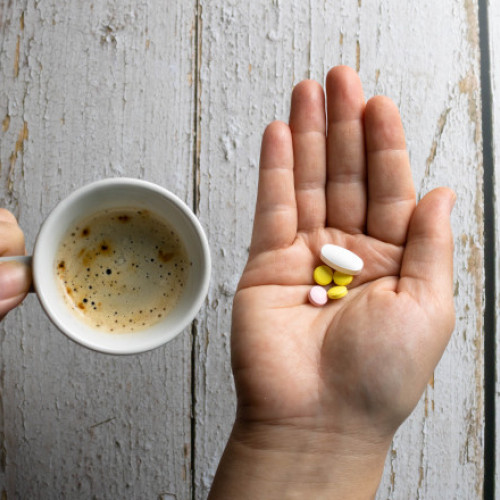 Cofeina din cafea poate influența efectele unor medicamente, spun specialiștii