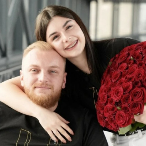 Soldatul ucrainean Taras Levkovici și-a cerut logodnica în căsătorie după un an de relație