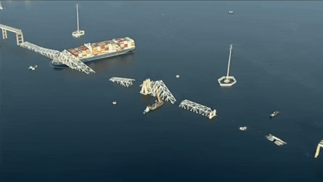 Macara operațională adusă la coasta de est a Statelor Unite pentru curățarea resturilor podului din Baltimore